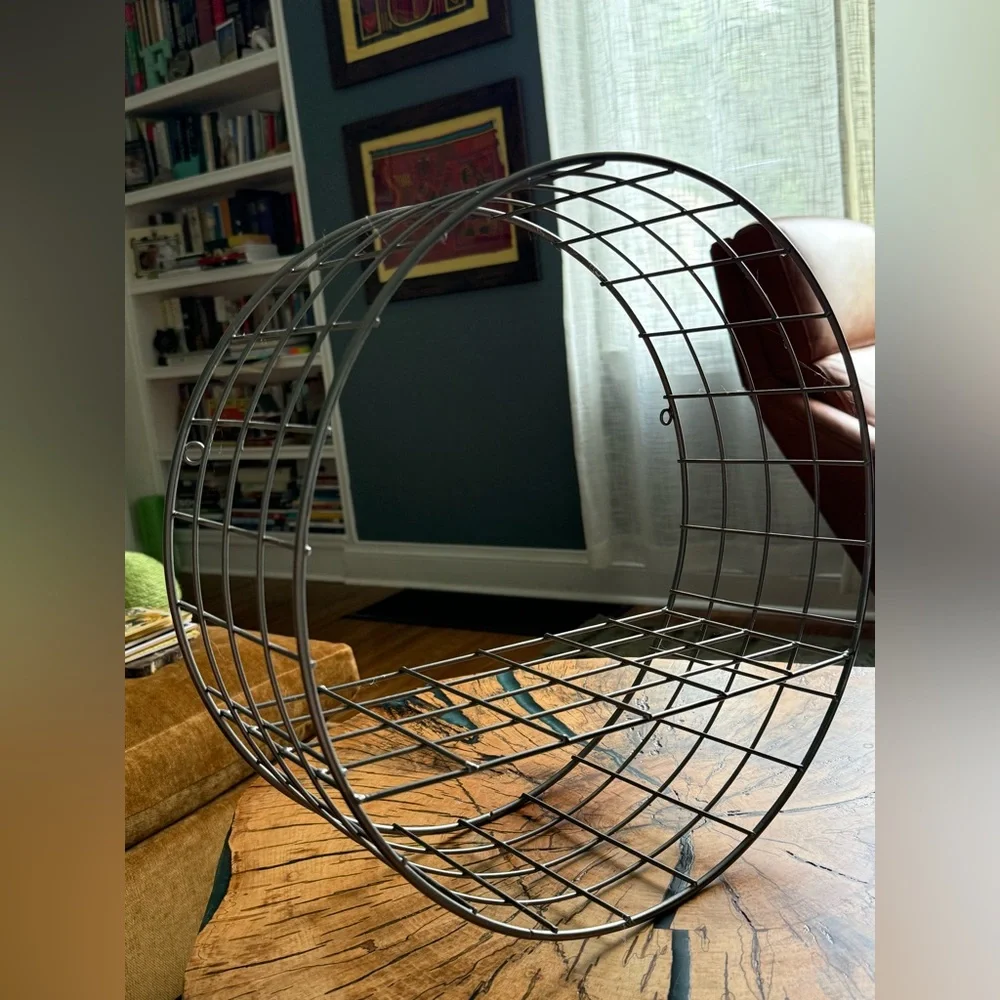 Round Metal Wire Wall Shelf